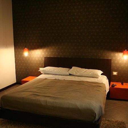 Il Sogno Aparthotel Μιλάτσο Δωμάτιο φωτογραφία