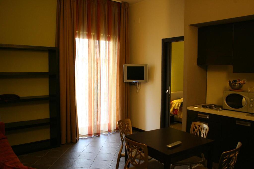 Il Sogno Aparthotel Μιλάτσο Δωμάτιο φωτογραφία